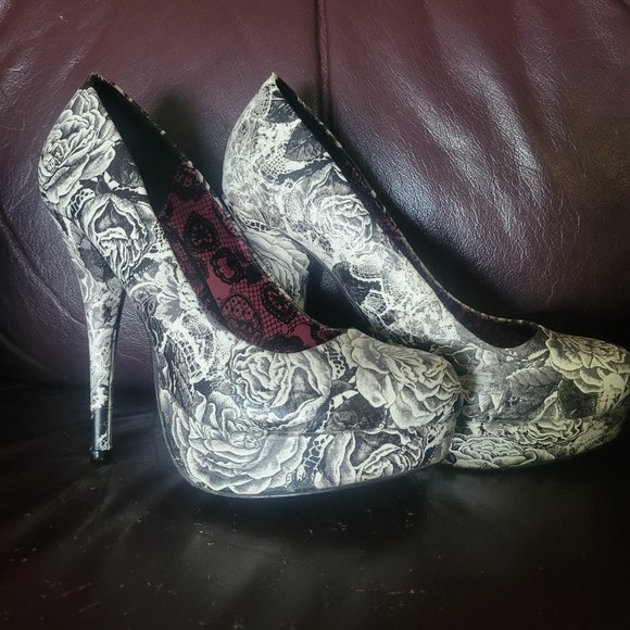 Iron Fist Black & White flower heels - Picture 2 of 4